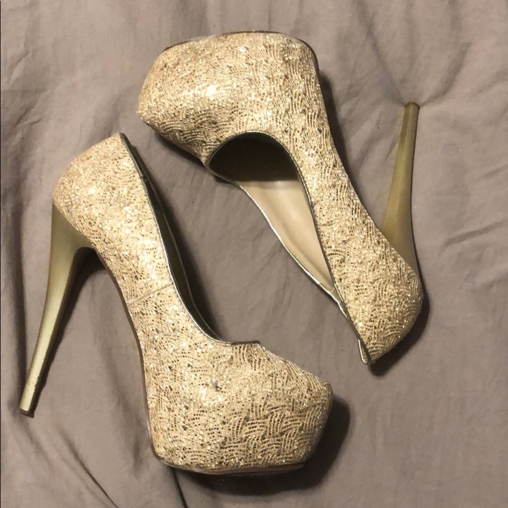 Gold Sparkly Pumps